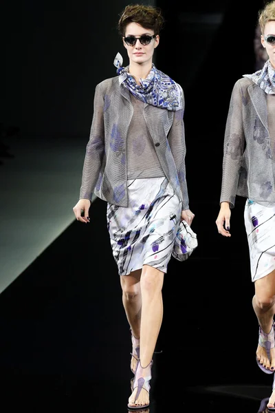 Look 27